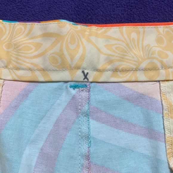 Men’s Loudmouth golf shorts multicolored wavy Torrey Lines men’s size 42 Groovy! - Picture 16 of 16